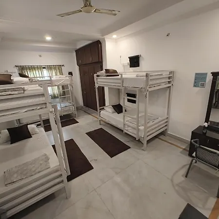 Bonjour Travellers Hostel